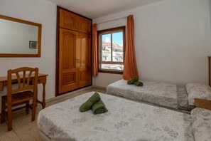 1 bedroom, iron/ironing board, WiFi, bed sheets