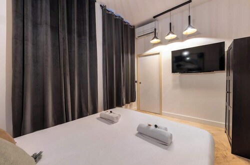 Le Marais l 5BR & A/C - Duplex Home in Paris