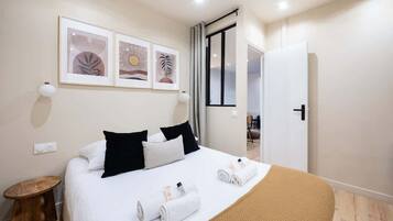 5 slaapkamers, een strijkplank/strijkijzer, reisbedje, wifi