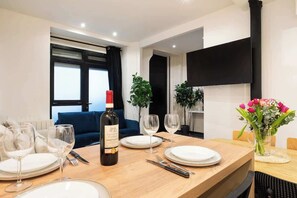 Dining - Le Marais l 5BR & A/C - Duplex Home in Paris (Paris)
