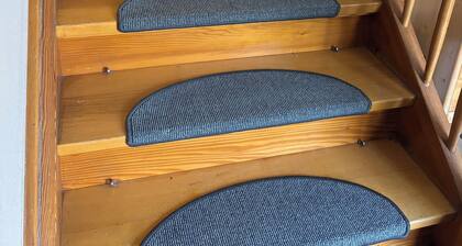 Gemütliche 2 Zimmerwohnung und Hof