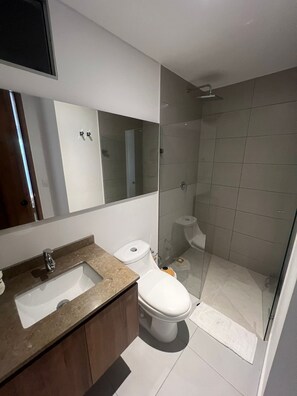 タオル、石鹸、トイレットペーパー