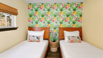 1 bedroom, bed sheets