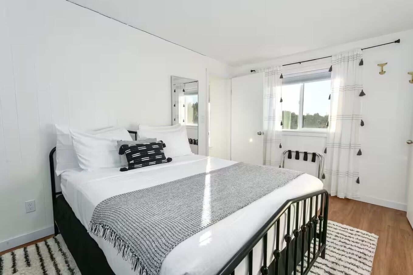 3 bedrooms, bed sheets