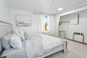 3 bedrooms, bed sheets