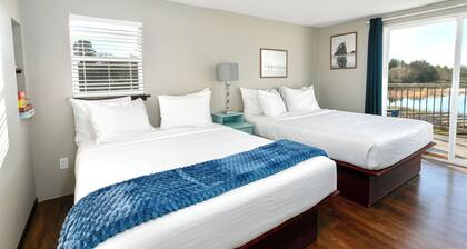 Cottage with Sun Deck | Private Deck | Hot Tub