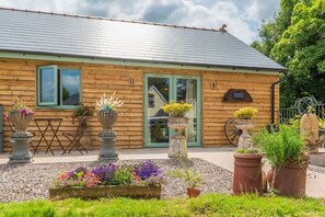 House | Exterior - Tredodridge Barn Retreat (Cowbridge)