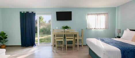 1 bedroom, bed sheets