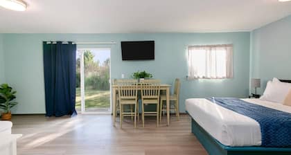 King Suite | WiFi | Pet-Friendly