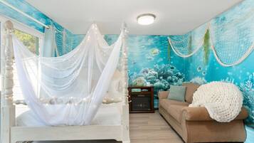 1 bedroom, bed sheets