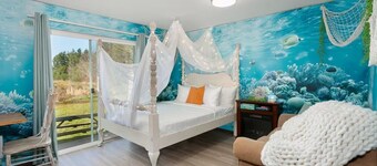 Underwater Mermaid Theme w/ Bunk Bed