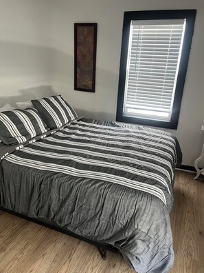 2 bedrooms, WiFi, bed sheets - Charming 2-bedroom house with WiFi, AC in awesome Indianapolis (Indianapolis)