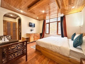 3 makuuhuonetta, silitysrauta/-lauta, Wi-Fi, vuodevaatteet