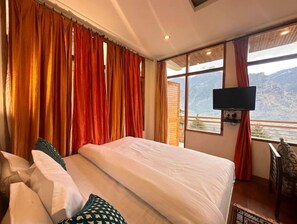 2 bedrooms, iron/ironing board, WiFi, bed sheets - 2 Bedroom apartment with Shared lobby (himachal)