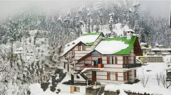 Exterior - 2 Bedroom +Kitchenette include +shared lobby Villa (himachal)