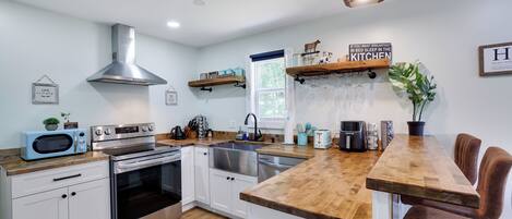 Micro-ondes, four, plaque de cuisson, lave-vaisselle