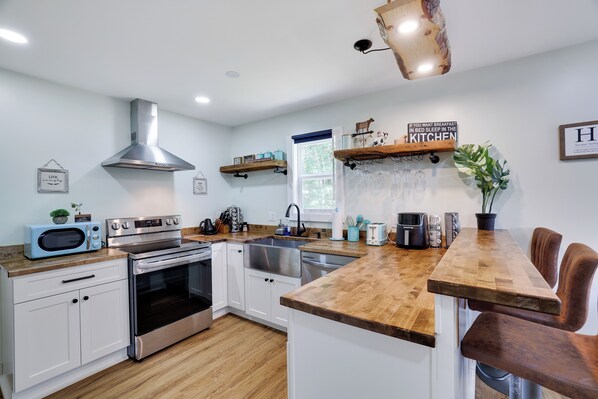 Microwave, oven, stovetop, dishwasher