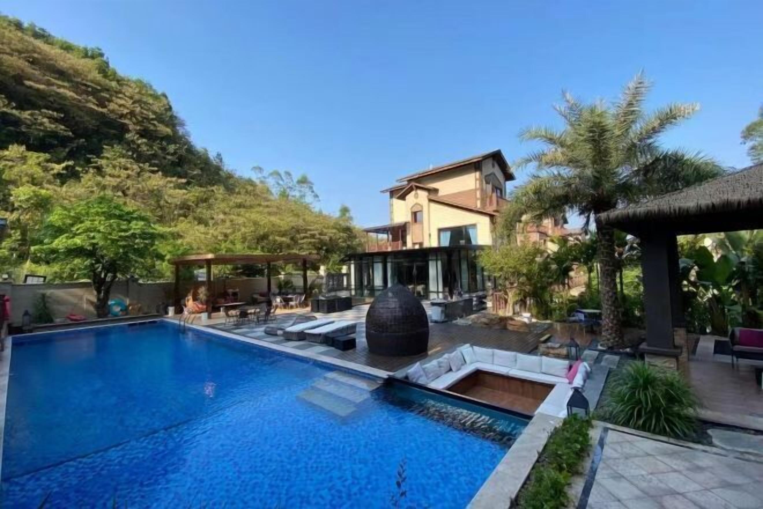 المنشأة من الخارج