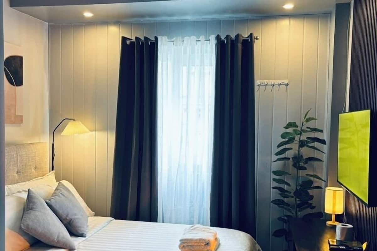 Studio Tiêu chuẩn, quang cảnh núi | Bộ đồ giường cao cấp, bàn, khu vực làm việc phù hợp cho laptop