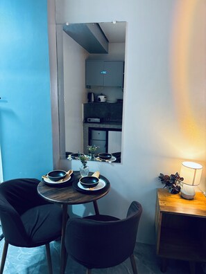 Standard Studio | In-room dining