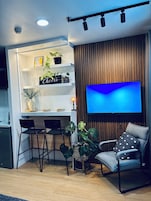 Standard Studio | Living area | Flat-screen TV, Netflix, streaming services