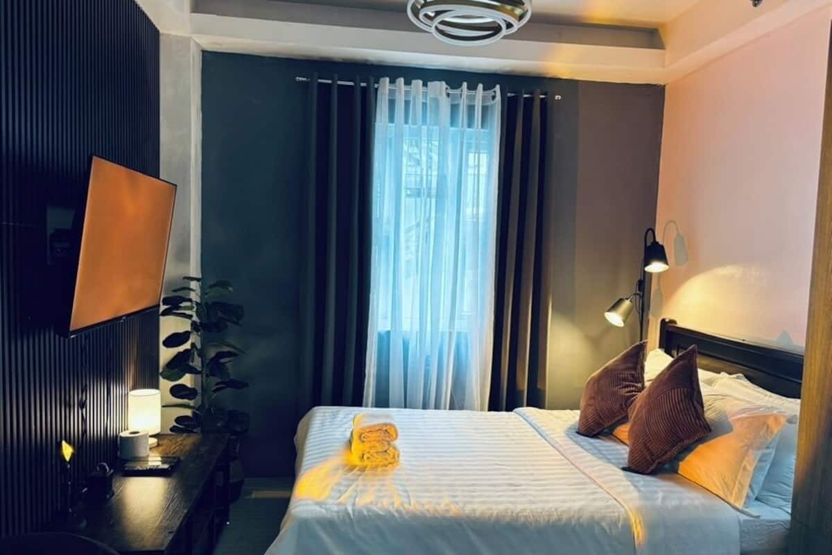 Studio Tiêu chuẩn | Bộ đồ giường cao cấp, bàn, khu vực làm việc phù hợp cho laptop