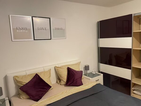 1 bedroom, iron/ironing board, WiFi, bed sheets