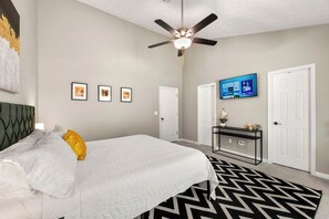 3 bedrooms, iron/ironing board, WiFi, bed sheets - Charming 3-bedroom house only 20 minutes to downtown and 15 minutes to airport (Ellenwood)