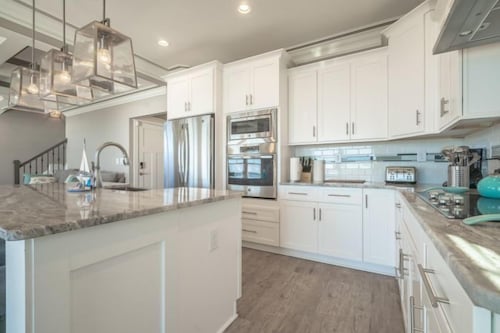 Baileys Blue Ocean View