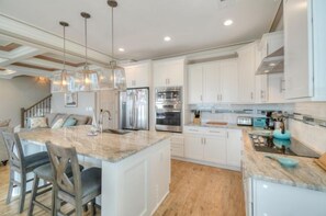 Private kitchen - Baileys Blue Ocean View (North Myrtle Beach)