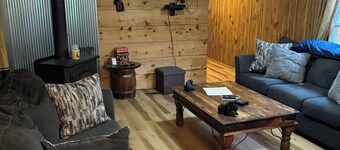 Charming mobile home with WiFi and AC in lovely Cross Fork.