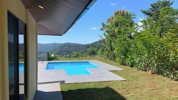 Piscine extérieure