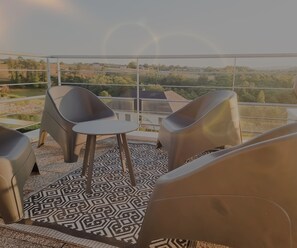 Unclassified image, 3 of 9, button