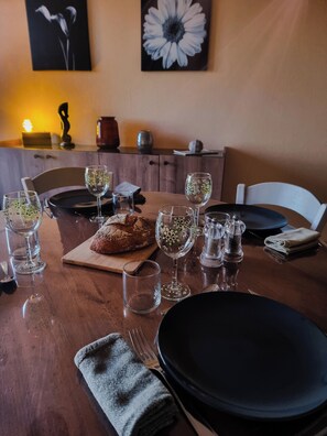 Unclassified image, 5 of 9, button