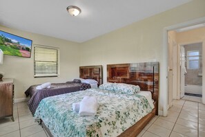 2 habitaciones, tabla de planchar con plancha y wifi gratis 