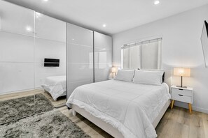 1 bedroom, in-room safe, desk, iron/ironing board