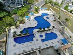 Pool - Waikiki Landmark #2304 – Luxurious 2-Bedroom, 2.5-Bath with Parking in Waikiki! (Honolulu)