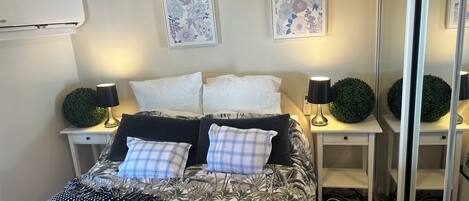 2 bedrooms, iron/ironing board, WiFi, bed sheets
