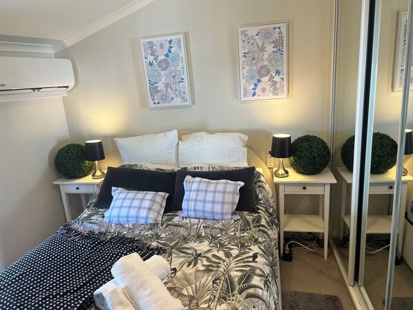 2 bedrooms, iron/ironing board, WiFi, bed sheets