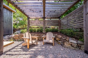Terrace/patio - Salty Breeze Cottage (Halifax)
