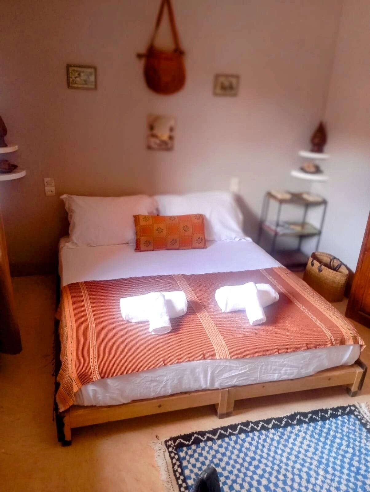 Habitación doble estándar, vista al patio | Wifi gratis 