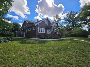 Exterior - Remodeled bungalow with 1st flr bedrooms! (Cleveland Heights)