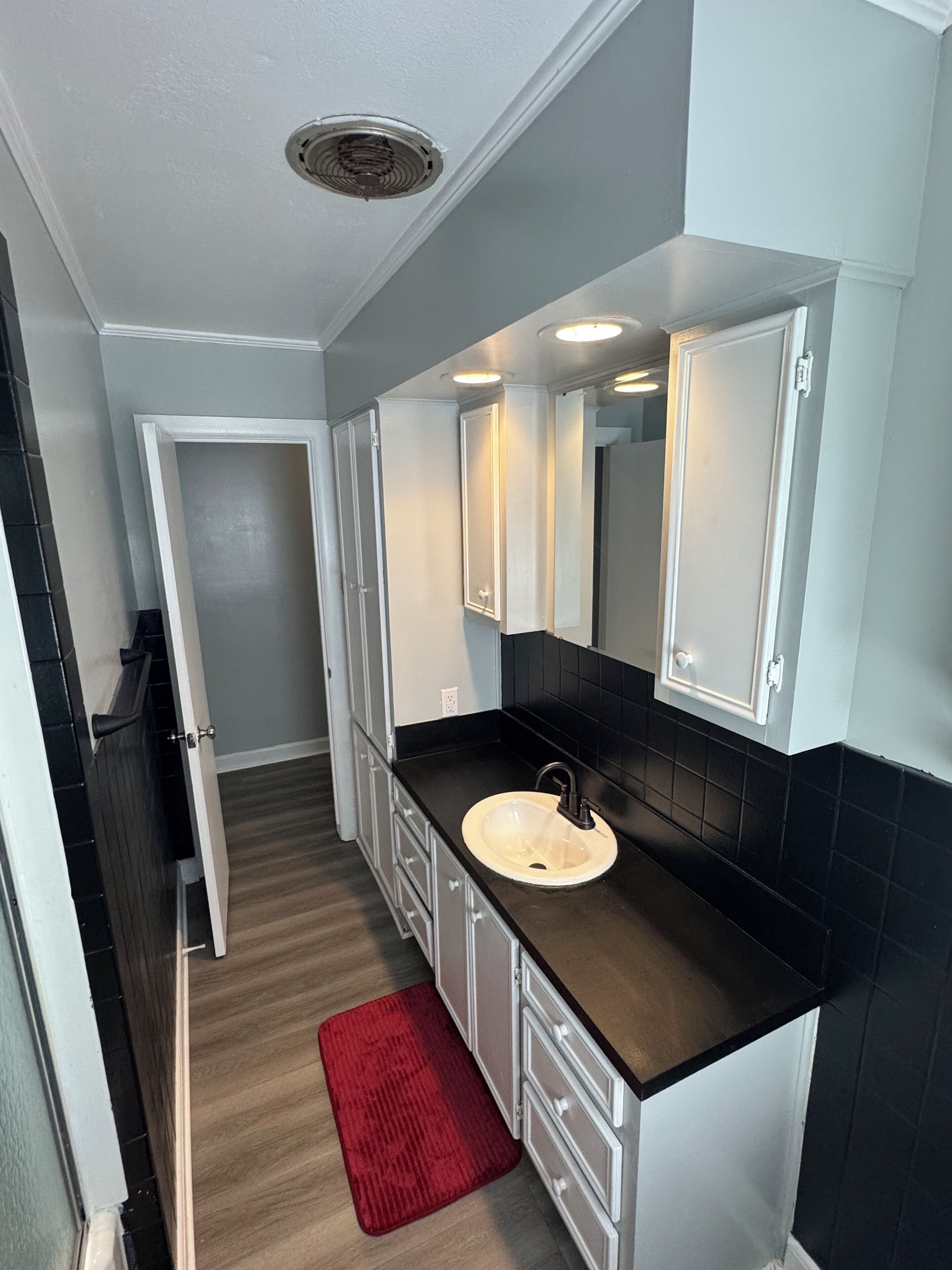 毛巾、肥皂、卫生纸