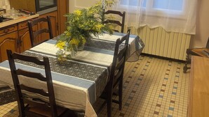 Uklassifisert bilde, 2 av 16, knapp