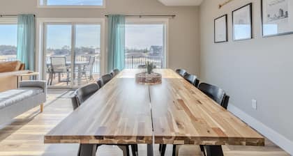 NEW!Sleeps 16, Beach, Games, WI Dells 28 Miles