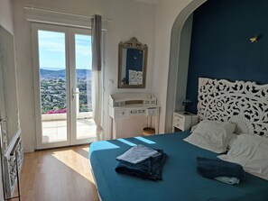 3 dormitorios, tabla de planchar con plancha, wifi y ropa de cama