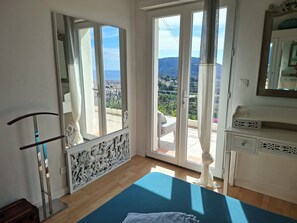 4 slaapkamers, een strijkplank/strijkijzer, wifi, beddengoed