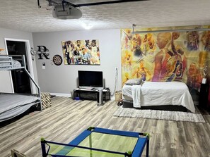 3 chambres, fer et planche à repasser, Wi-Fi, draps fournis