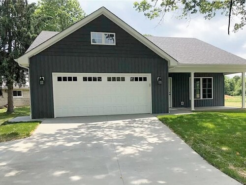 Charming 4 bedroom home minutes from Downtown!