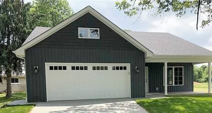 Charming 4 bedroom home minutes from Downtown!